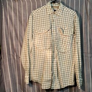 Magellan outdoors sportswear button down fishing shirt size medium wears large